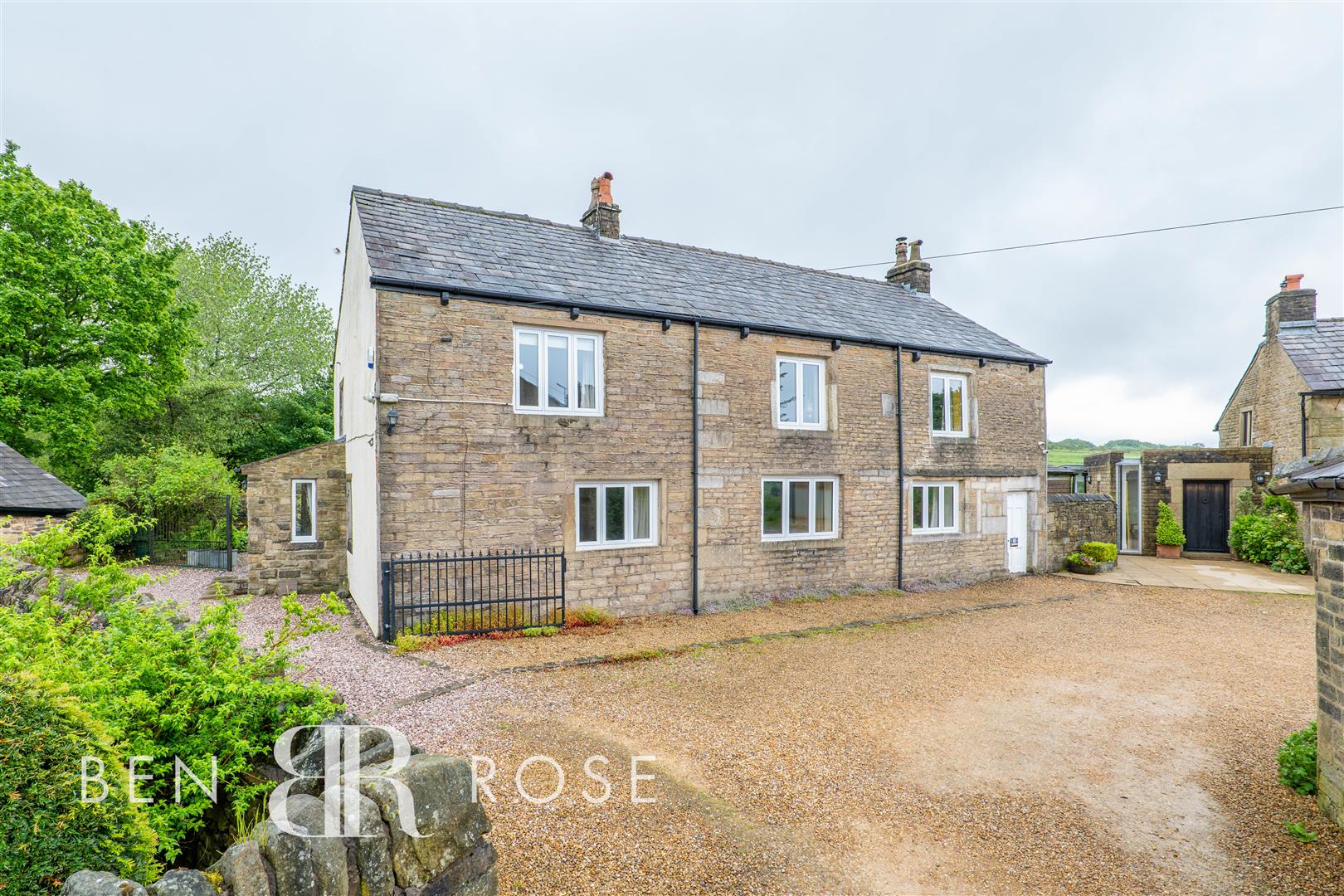 4 bed property in Walker Fold Road, Bolton